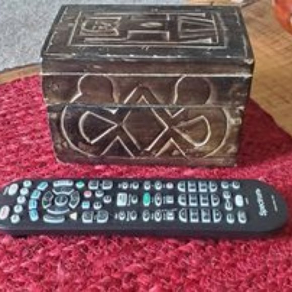 Hand carved nesting wooden box set (Primitive) - Picture 5 of 7